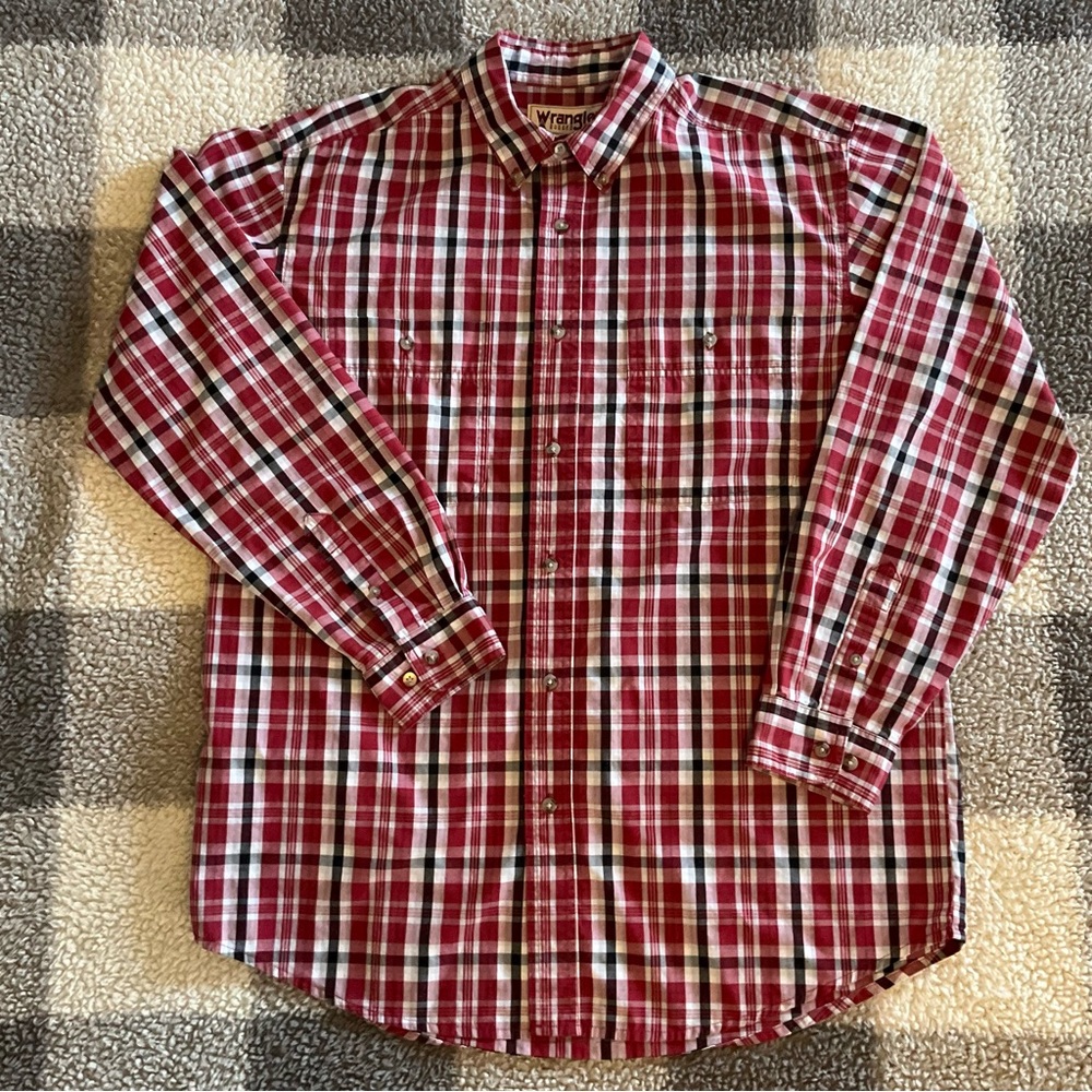 Wrangler Rugged Wear red plaid button down